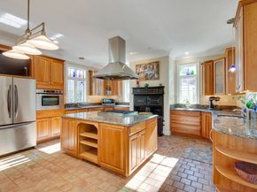 7-7A Brooks St, Winchester MA 01890