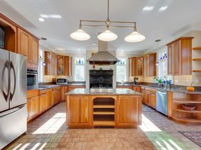 7-7A Brooks St, Winchester MA 01890