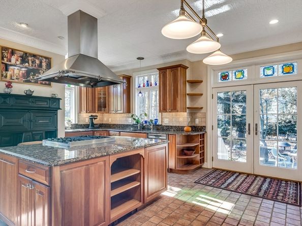 7-7A Brooks St, Winchester MA 01890