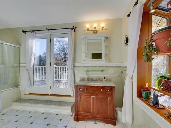 7-7A Brooks St, Winchester MA 01890