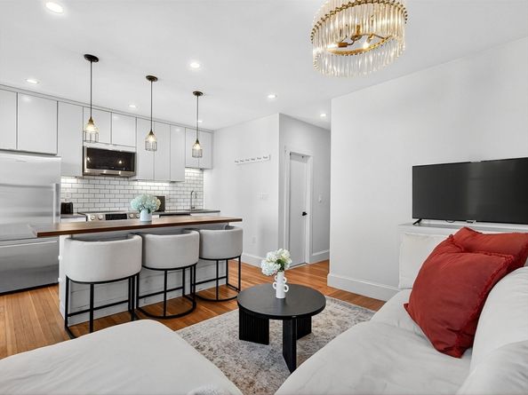 217 Boylston St 3, Boston MA 02130