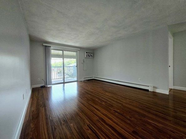 11 Woodcrest Ct 5, Weymouth MA 02190