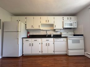 11 Woodcrest Ct 5, Weymouth MA 02190