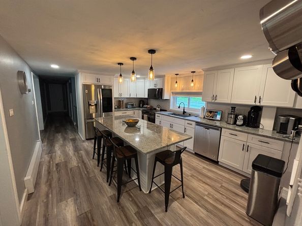 72 Charlton St, Oxford MA 01540