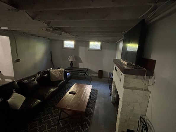 72 Charlton St, Oxford MA 01540