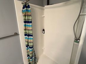 72 Charlton St, Oxford MA 01540