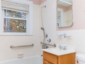 159 Hobart, Braintree MA 02184