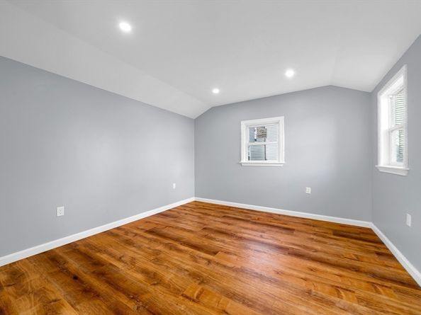 40 Grove St, Lynn MA 01905