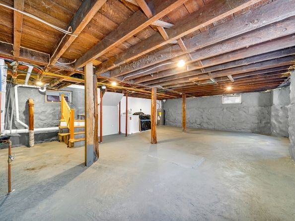 40 Grove St, Lynn MA 01905