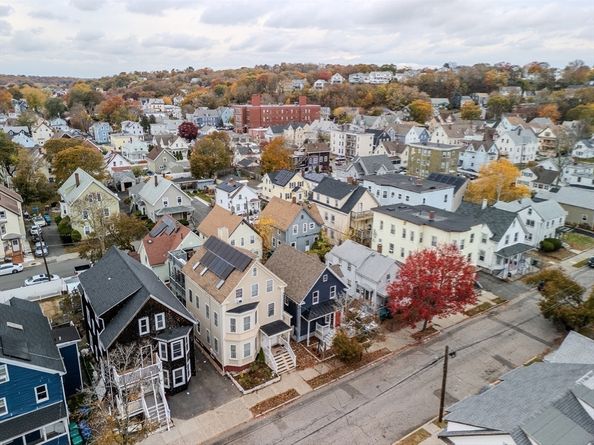 40 Grove St, Lynn MA 01905