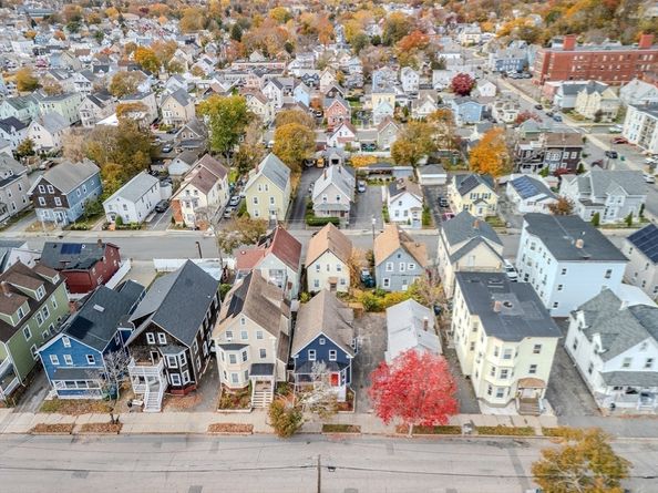 40 Grove St, Lynn MA 01905