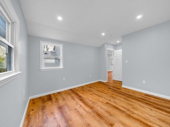 40 Grove St, Lynn MA 01905