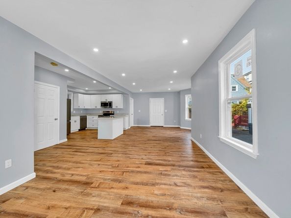 40 Grove St, Lynn MA 01905