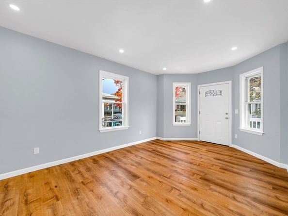 40 Grove St, Lynn MA 01905