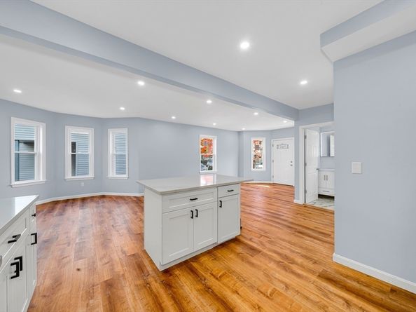 40 Grove St, Lynn MA 01905