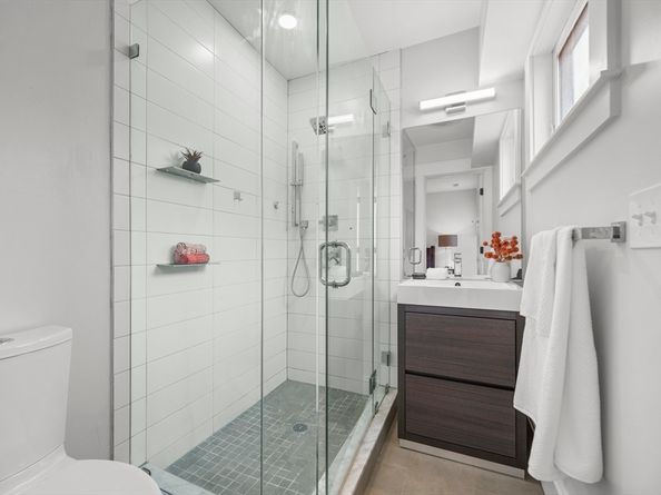 72 Governor Winthrop Rd 2, Somerville MA 02145