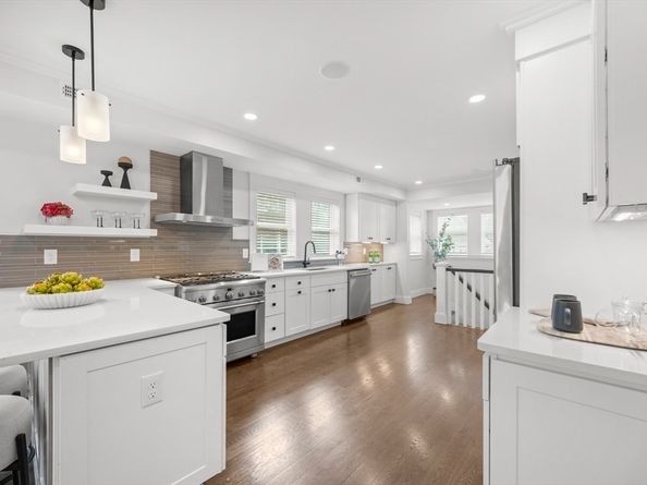 72 Governor Winthrop Rd 2, Somerville MA 02145