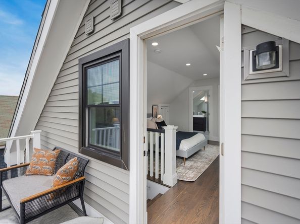 72 Governor Winthrop Rd 2, Somerville MA 02145