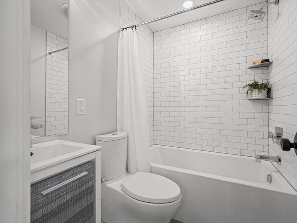 72 Governor Winthrop Rd 2, Somerville MA 02145