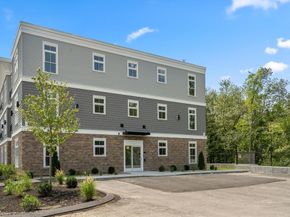 7 Cross St 306, Wilmington MA 01887