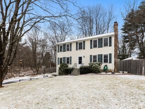 13 Plain St, Upton MA 01568