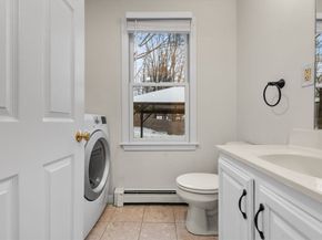 13 Plain St, Upton MA 01568
