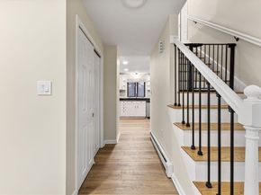 13 Plain St, Upton MA 01568