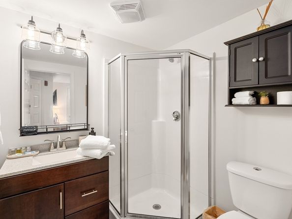 11 Charter St, Newburyport MA 01950