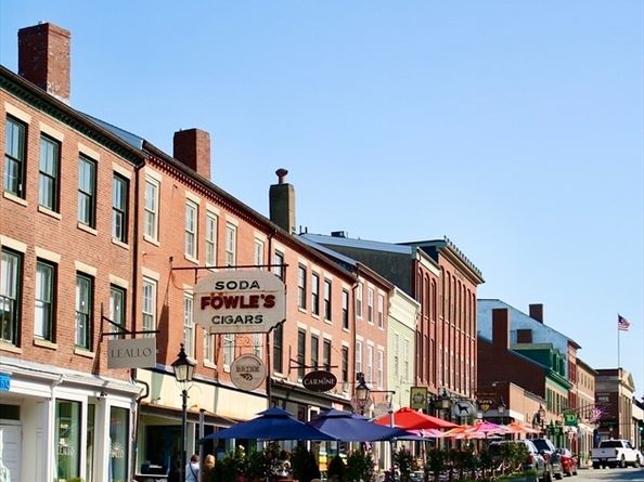 11 Charter St, Newburyport MA 01950