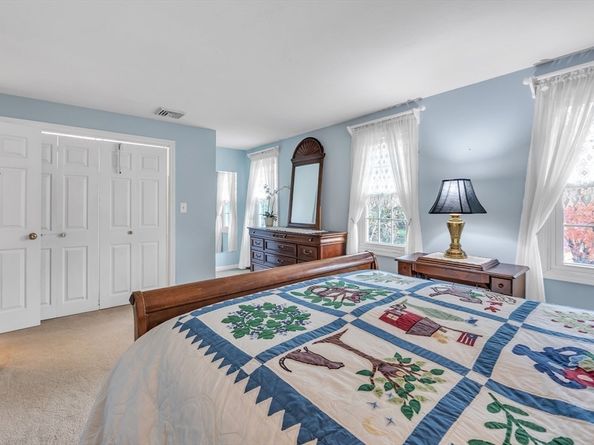 143 Charlton Rd, Dudley MA 01571