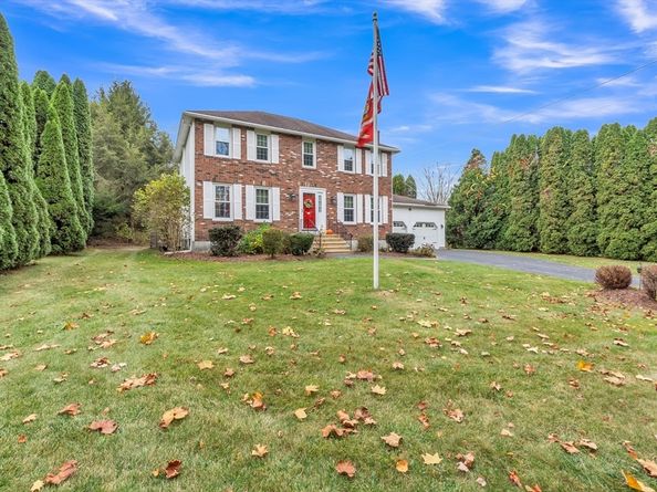 143 Charlton Rd, Dudley MA 01571