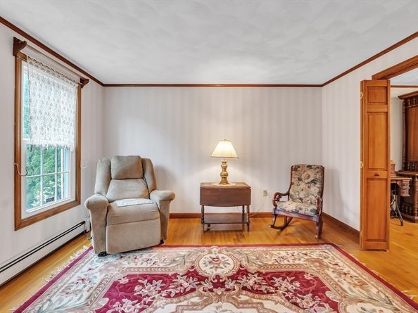 143 Charlton Rd, Dudley MA 01571