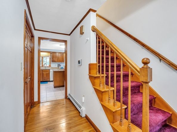 143 Charlton Rd, Dudley MA 01571