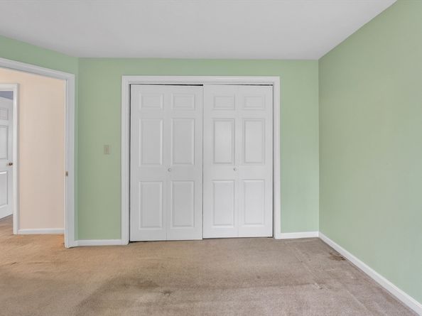 143 Charlton Rd, Dudley MA 01571