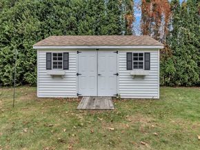 143 Charlton Rd, Dudley MA 01571