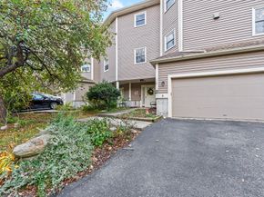 168 Upton Street 8, Grafton MA 01519