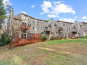 168 Upton Street 8, Grafton MA 01519