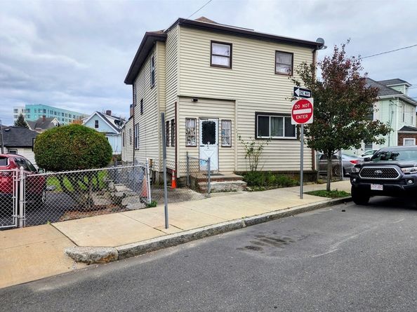 74 Garfield Ave, Revere MA 02151