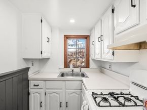 11 Cogswell Rd, North Reading MA 01864