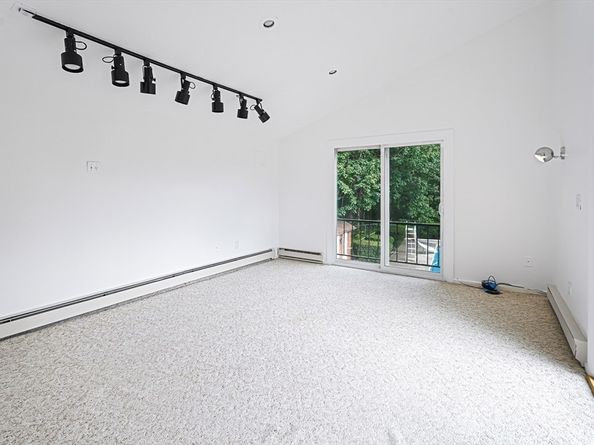 17 Crowningshield Dr, Paxton MA 01612