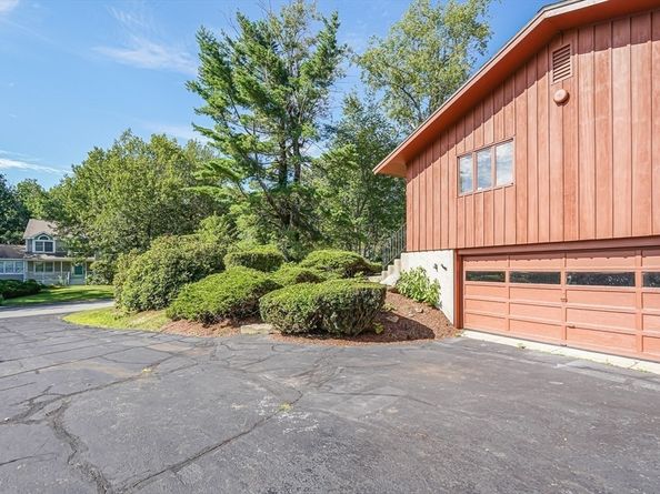 17 Crowningshield Dr, Paxton MA 01612