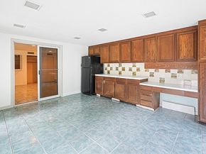 17 Crowningshield Dr, Paxton MA 01612