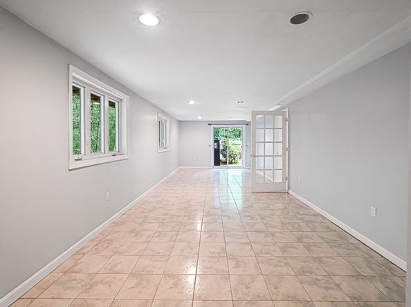 17 Crowningshield Dr, Paxton MA 01612