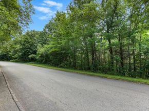 17 Crowningshield Dr, Paxton MA 01612