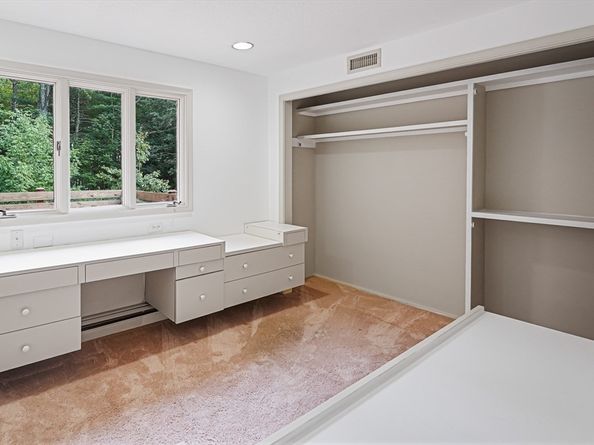 17 Crowningshield Dr, Paxton MA 01612