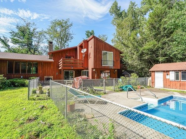 17 Crowningshield Dr, Paxton MA 01612