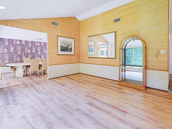 17 Crowningshield Dr, Paxton MA 01612