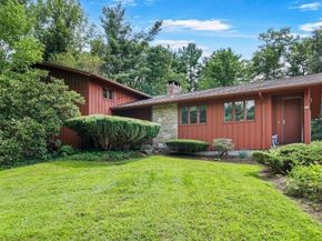 17 Crowningshield Dr, Paxton MA 01612