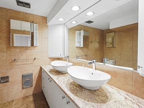 17 Crowningshield Dr, Paxton MA 01612