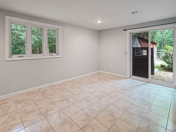 17 Crowningshield Dr, Paxton MA 01612